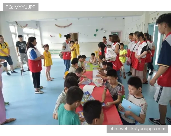 俱乐部球员参与公益陪伴计划 探访儿童福利院，儿童福利院 义工