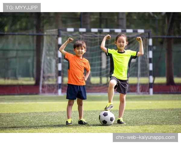 前场围抢成功助力闪电破门，前场围抢成功助力闪电破门的是谁